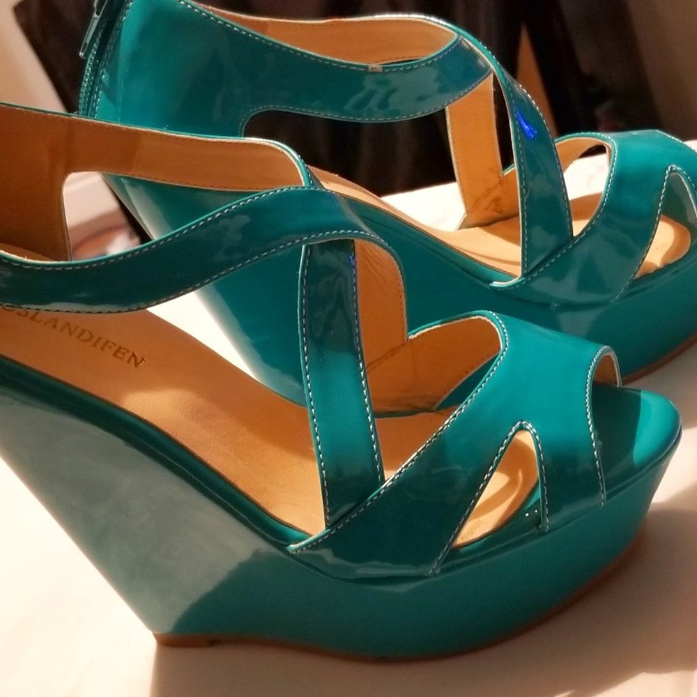 Teal wedges